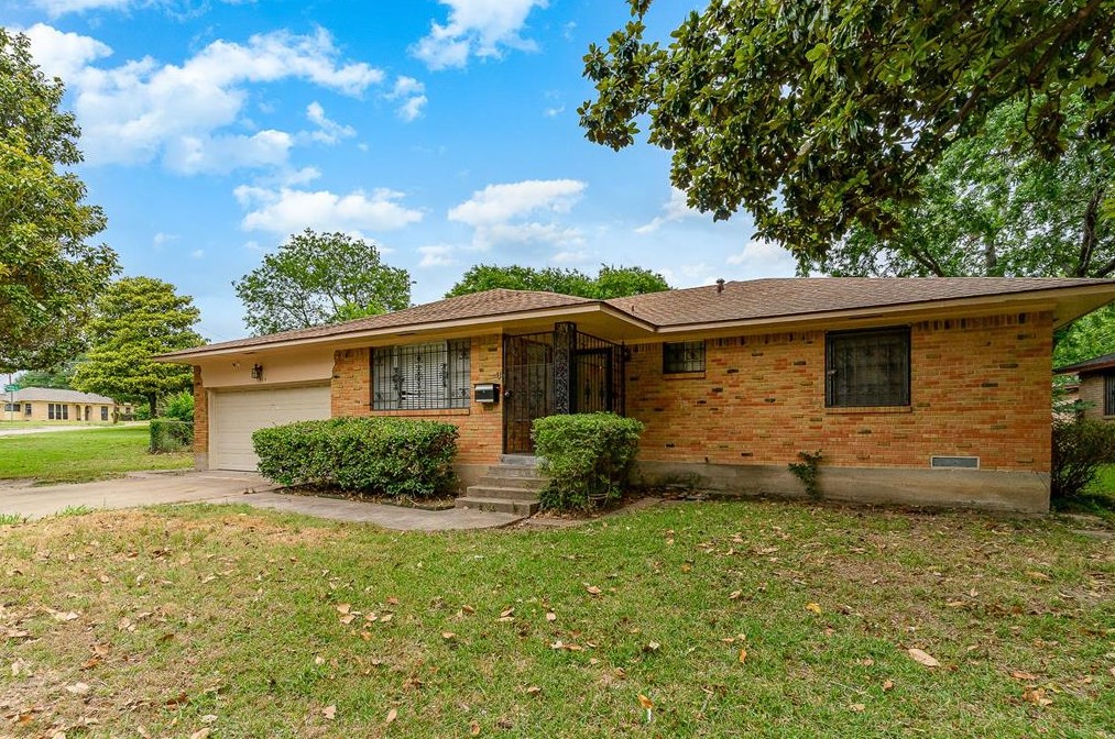 1036 Oxbow Ln, Dallas, TX 75241-1937
