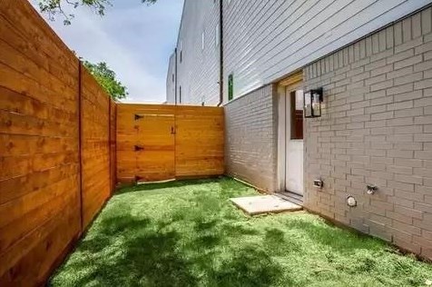 4706 Virginia Ave, Dallas TX  75204-4891 exterior