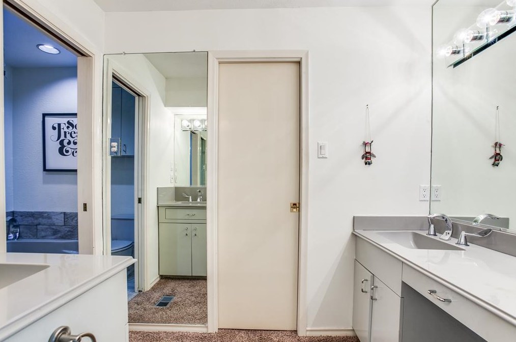 13117 Roaring Spg Ln, Dallas TX  75240-5647 exterior