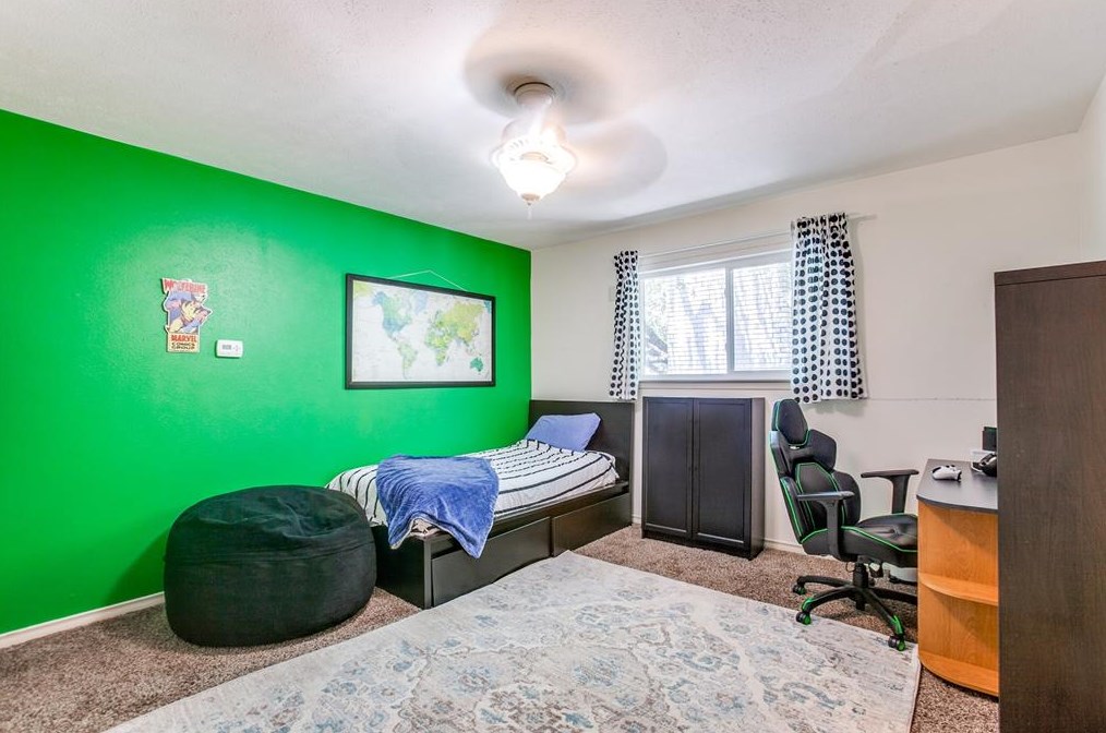 13117 Roaring Spg Ln, Dallas TX  75240-5647 exterior