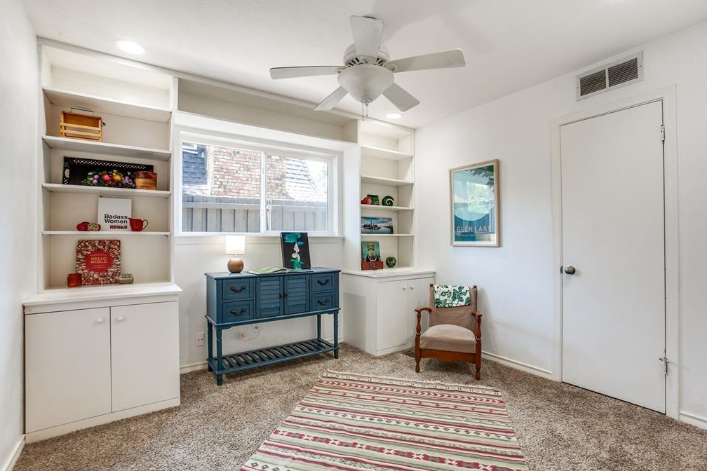 13117 Roaring Spg Ln, Dallas TX  75240-5647 exterior