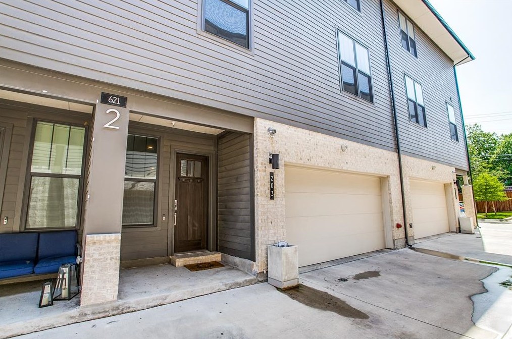 621 N Tyler St #203, Dallas, TX 75208