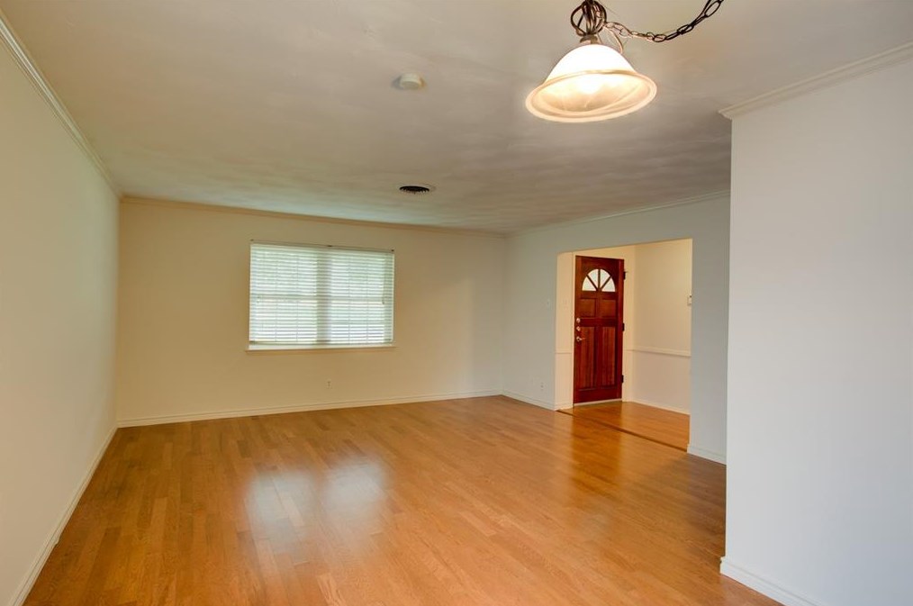 10428 Chesterton Dr, Dallas, TX 75238