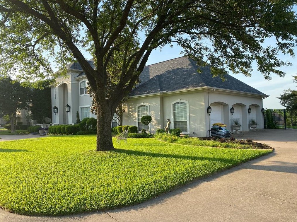 912 Ironwood Dr, Desoto, TX 75115-2100