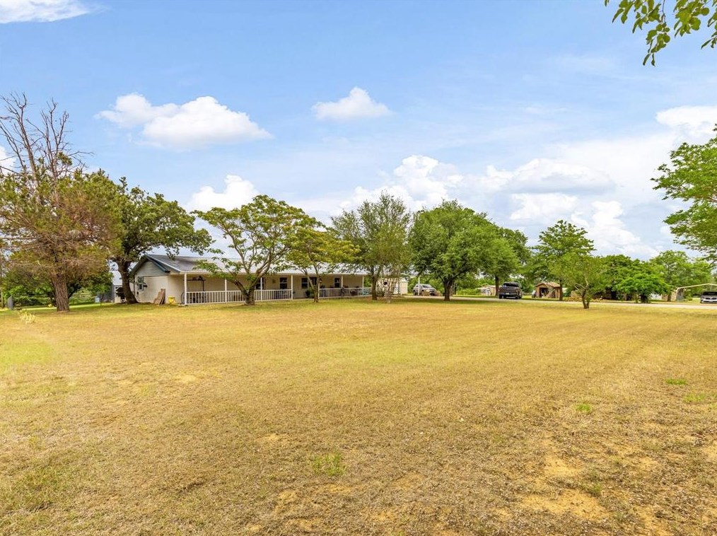 100 Hill Top Ct, Springtown, TX 76082-3223