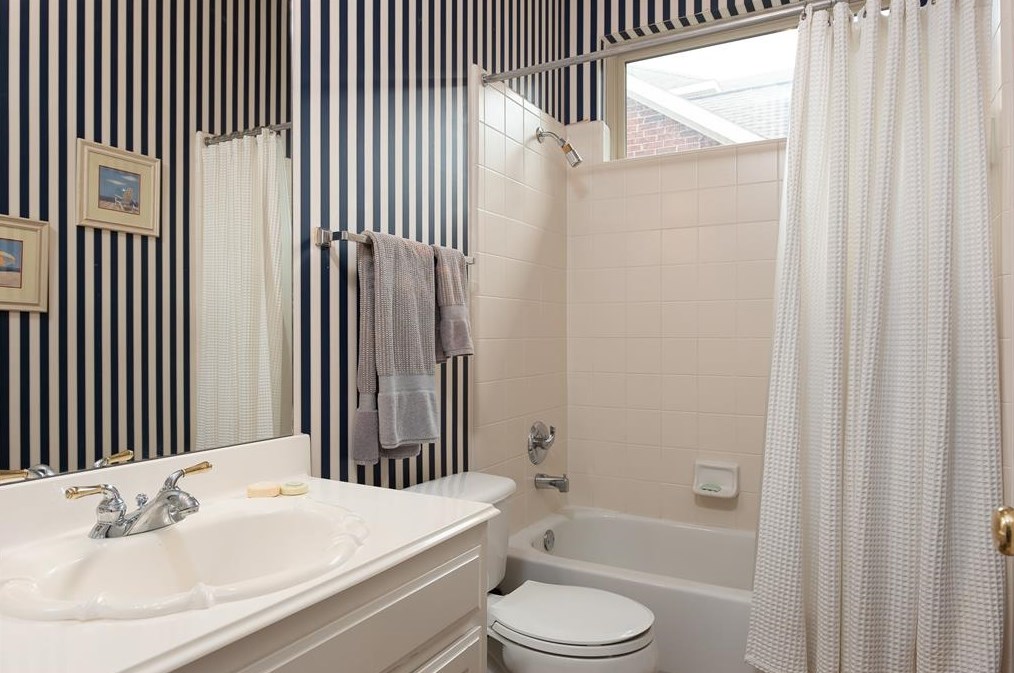 1906 Benedict Ct, Rowlett TX 75088-6702 exterior