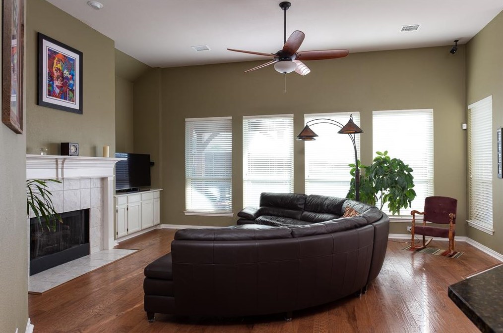 1906 Benedict Ct, Rowlett TX 75088-6702 exterior