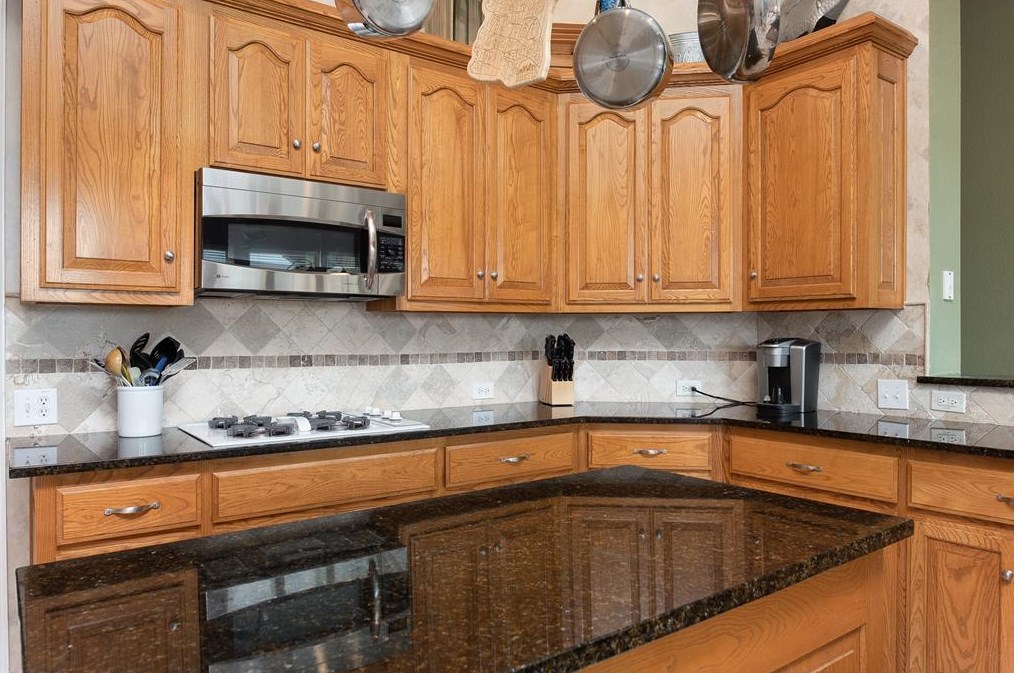 1906 Benedict Ct, Rowlett TX 75088-6702 exterior