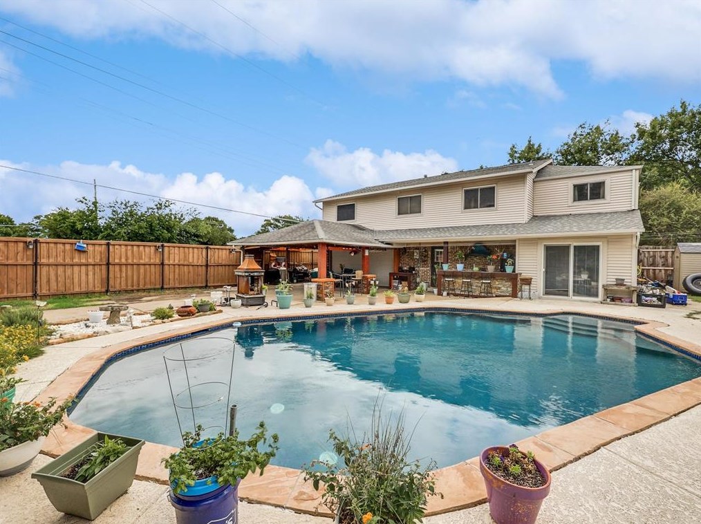 903 Via Del Sur, Mesquite TX 75150-4460 exterior