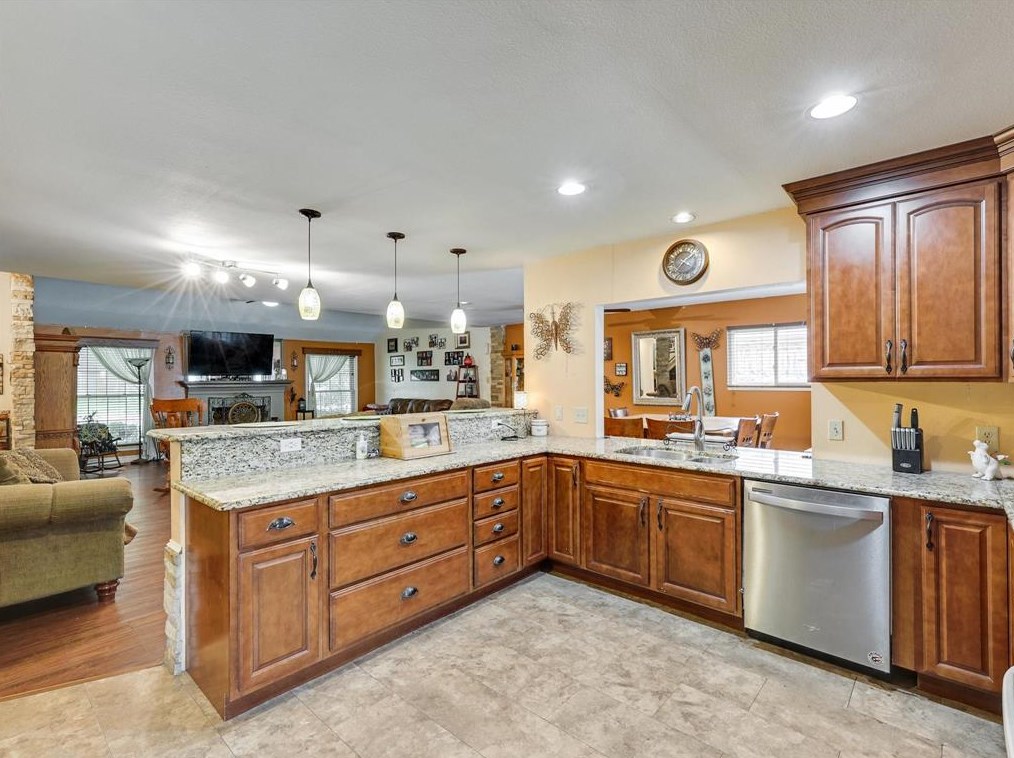 903 Via Del Sur, Mesquite TX 75150-4460 exterior