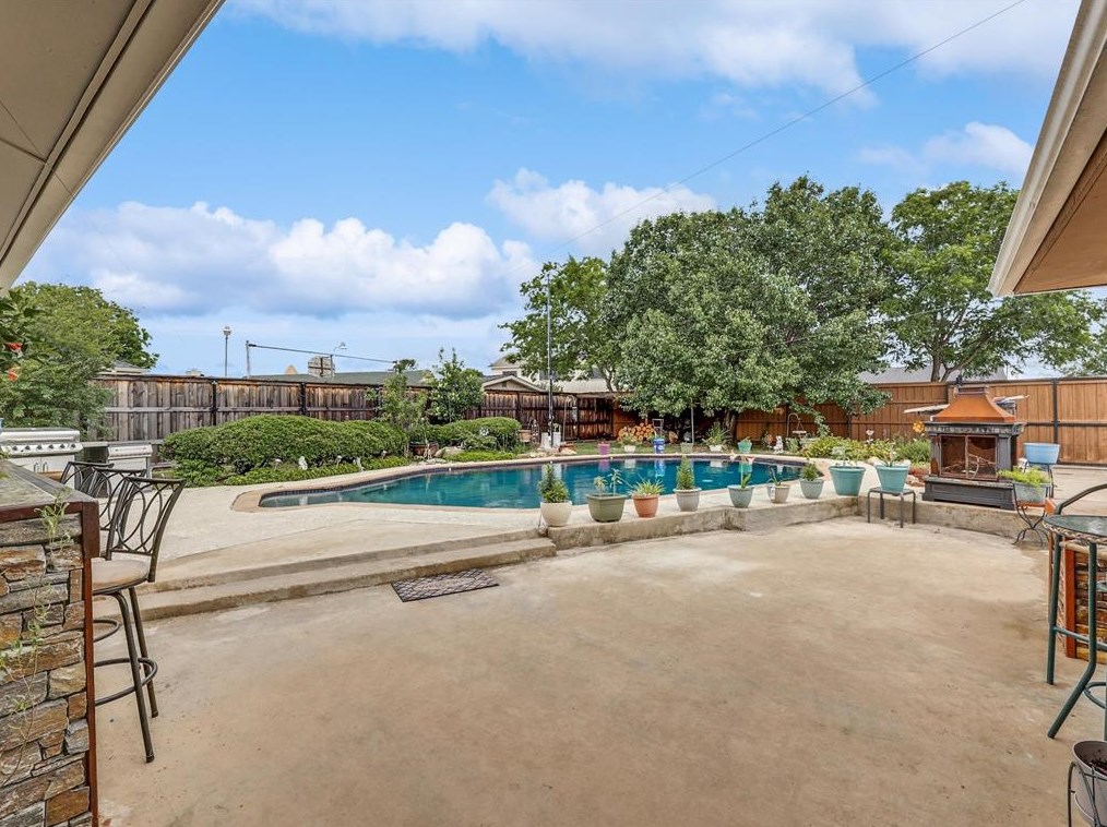 903 Via Del Sur, Mesquite TX 75150-4460 exterior