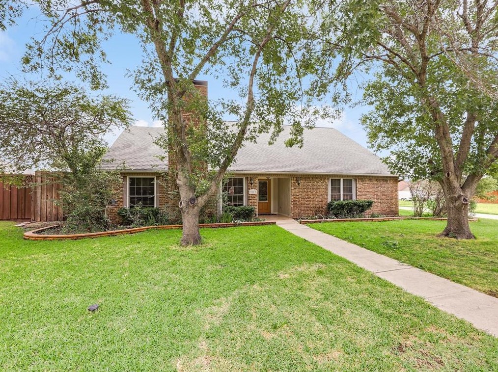 903 Via Del Sur, Mesquite, TX 75150-4313