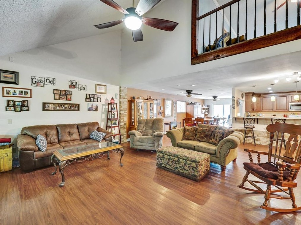 903 Via Del Sur, Mesquite TX 75150-4460 exterior