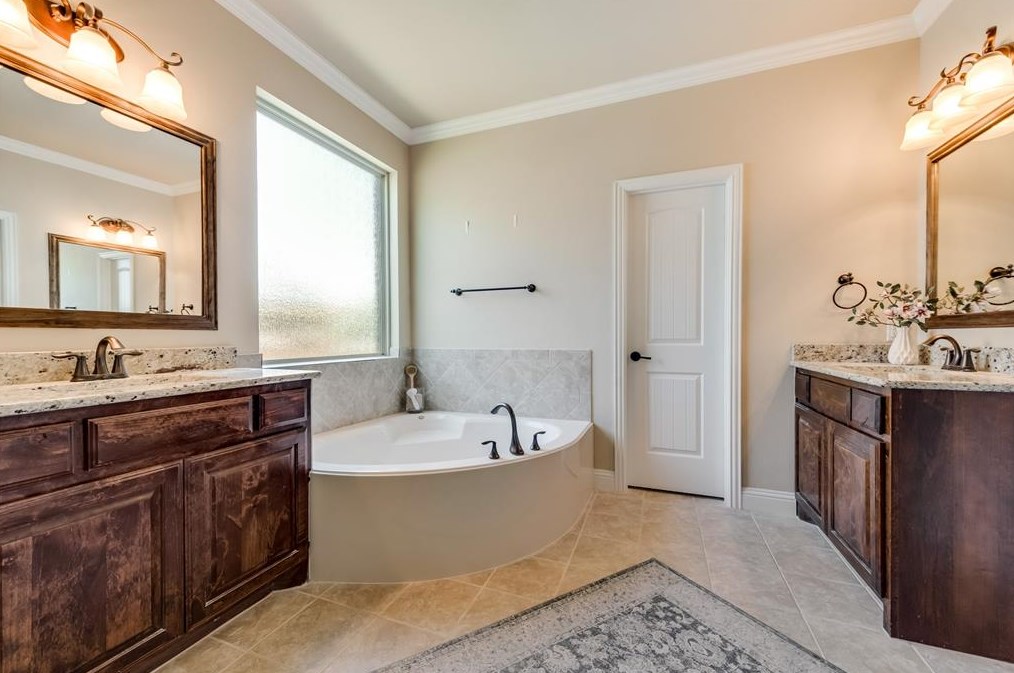 10114 Edgeway Cir, Rowlett TX 75089 exterior