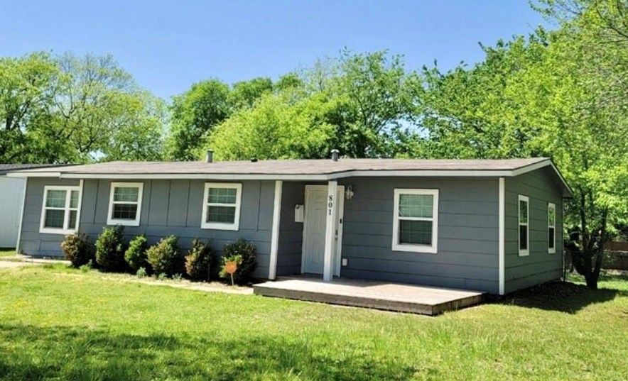 801 Grande Dr, Mesquite, TX 75149-5132