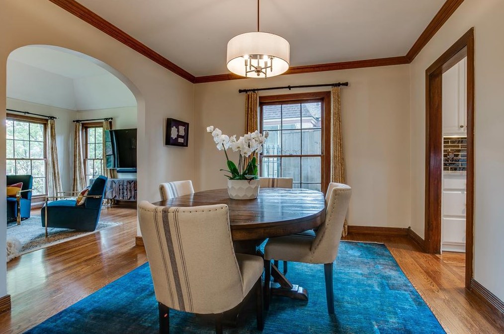 912 Valencia St, Dallas TX  75223-1329 exterior