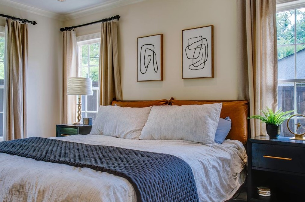 912 Valencia St, Dallas TX  75223-1329 exterior