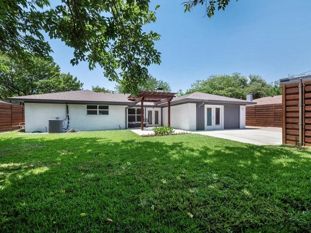 10316 Royal Chapel Dr, Dallas, TX 75229-5039