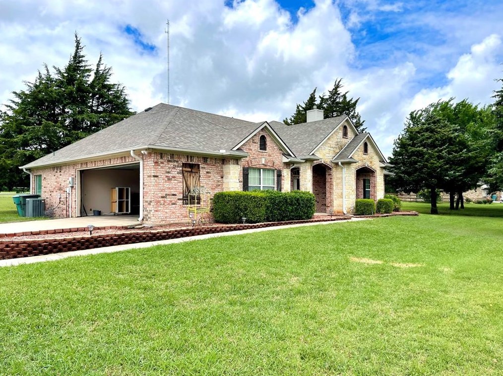 3804 Crimsonwood Dr, Sherman, TX 75090-2799