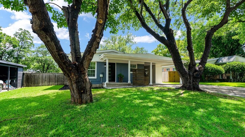 2608 Housley Dr, Dallas, TX 75228-2054