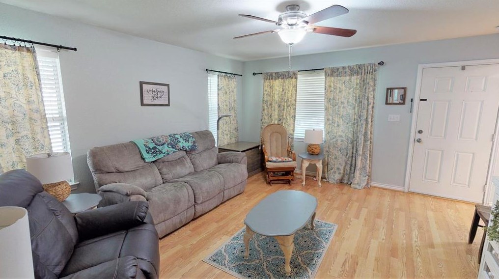 248 Elm St, Wills Point, TX 75169-1702