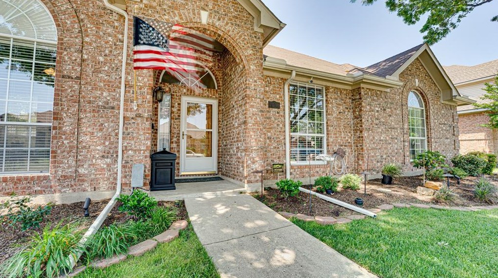 7401 Centenary Dr, Rowlett, TX 75089-3067