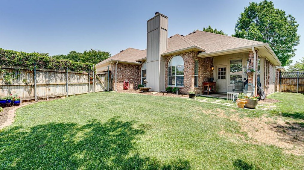7401 Centenary Dr, Rowlett TX 75089-3065 exterior