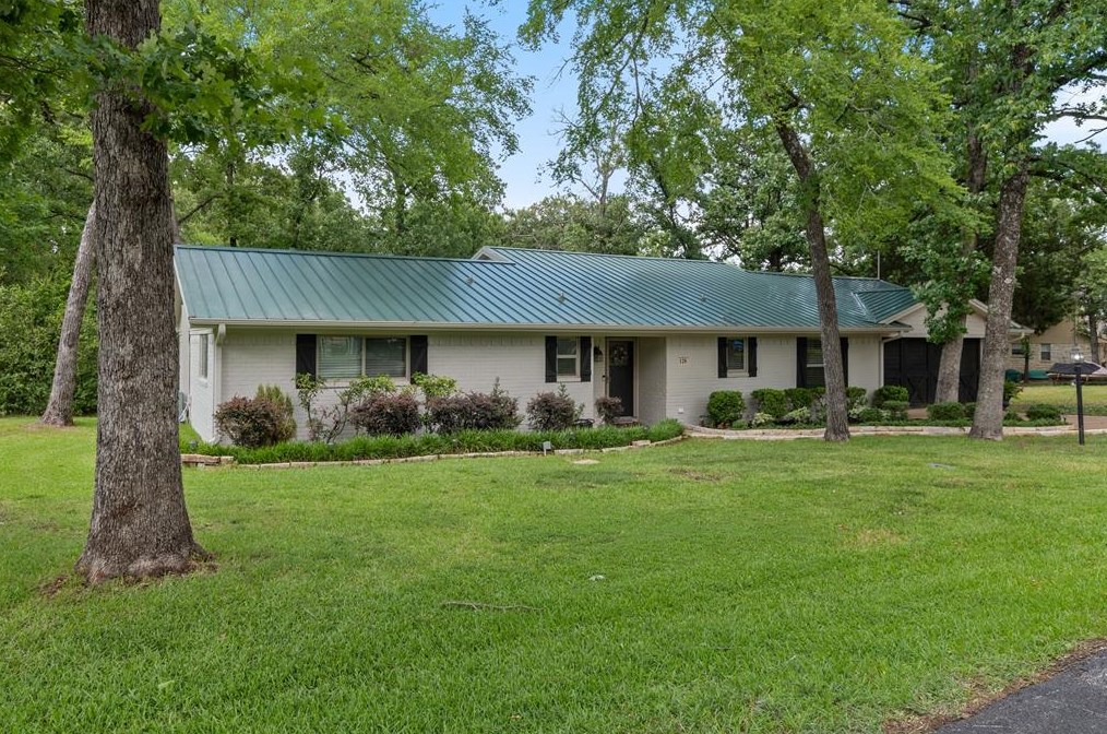 128 Northwood Pl, Gun Barrel City, TX 75156-9014