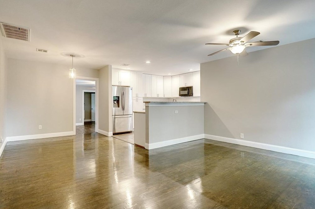 219 Hartsdale Dr, Dallas TX  75211-2855 exterior