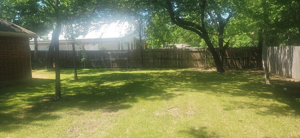 108 Hallvale Dr, Fort Worth, TX 76108