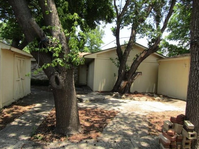 2513 Bamboo St, Mesquite TX 75150-2524 exterior