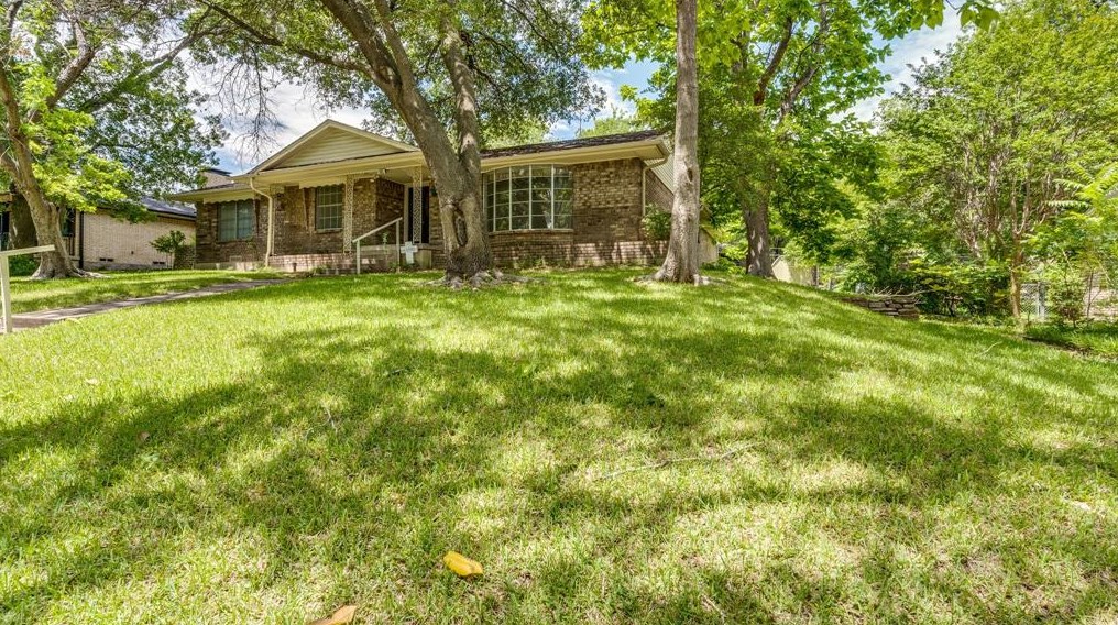 805 Misty Glen Dr, Desoto, TX 75115-4405