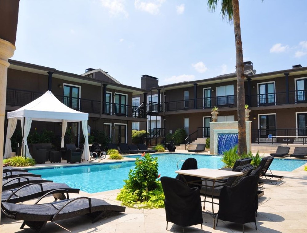 5930 Sandhurst Ln, Dallas TX  75206-4746 exterior