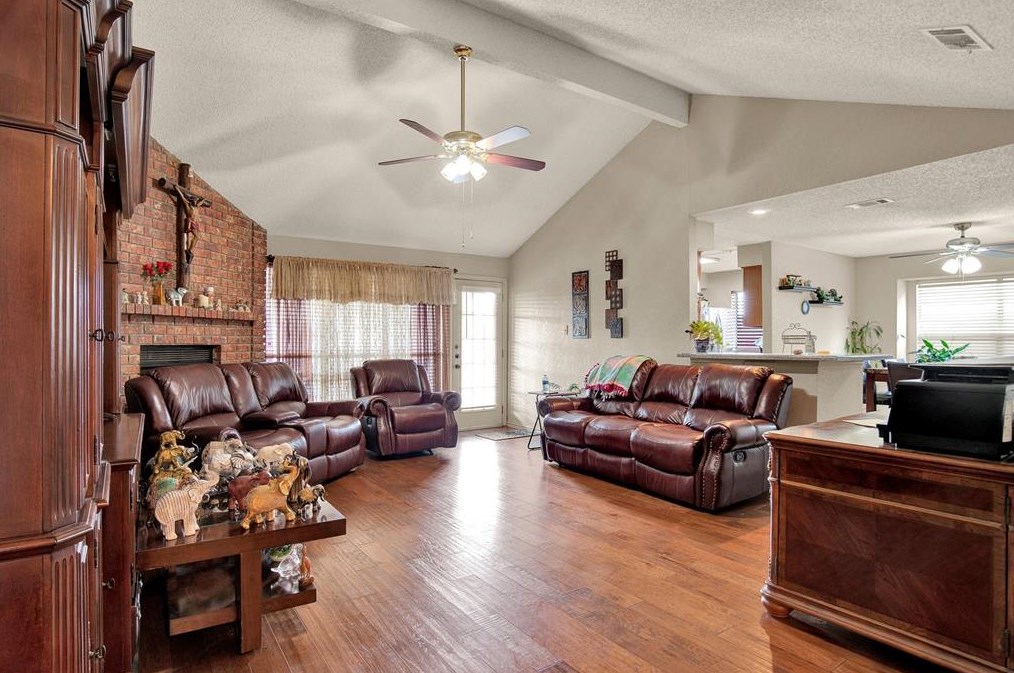 2618 San Saba St, Mesquite, TX 75150-6056