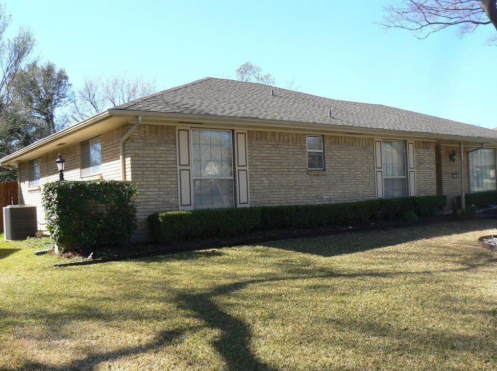 1025 Gracelane Dr, Desoto, TX 75115