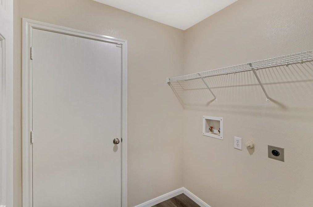 1072 Cavern Dr, Mesquite TX 75181-4418 exterior