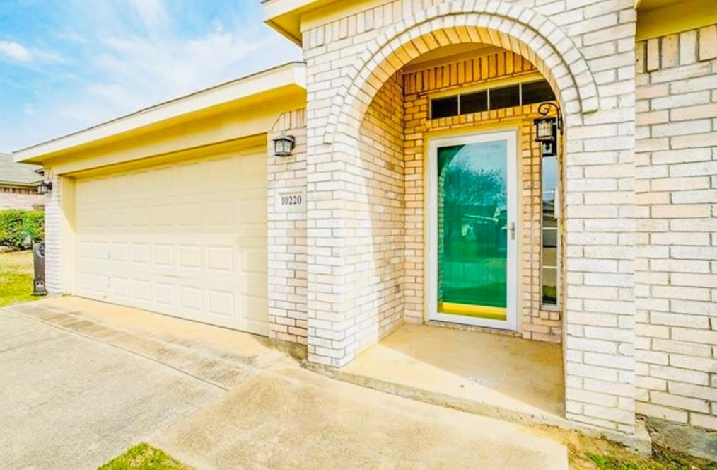 10220 Tustin Ter, Fort Worth, TX 76108