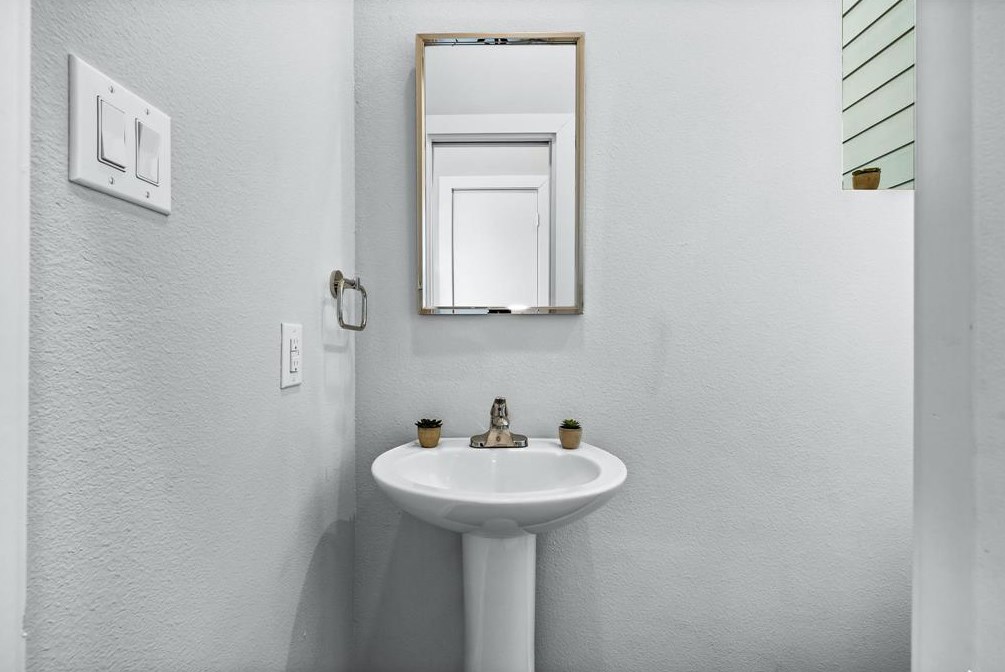 4504 Rusk Ave, Dallas TX  75204-3417 exterior