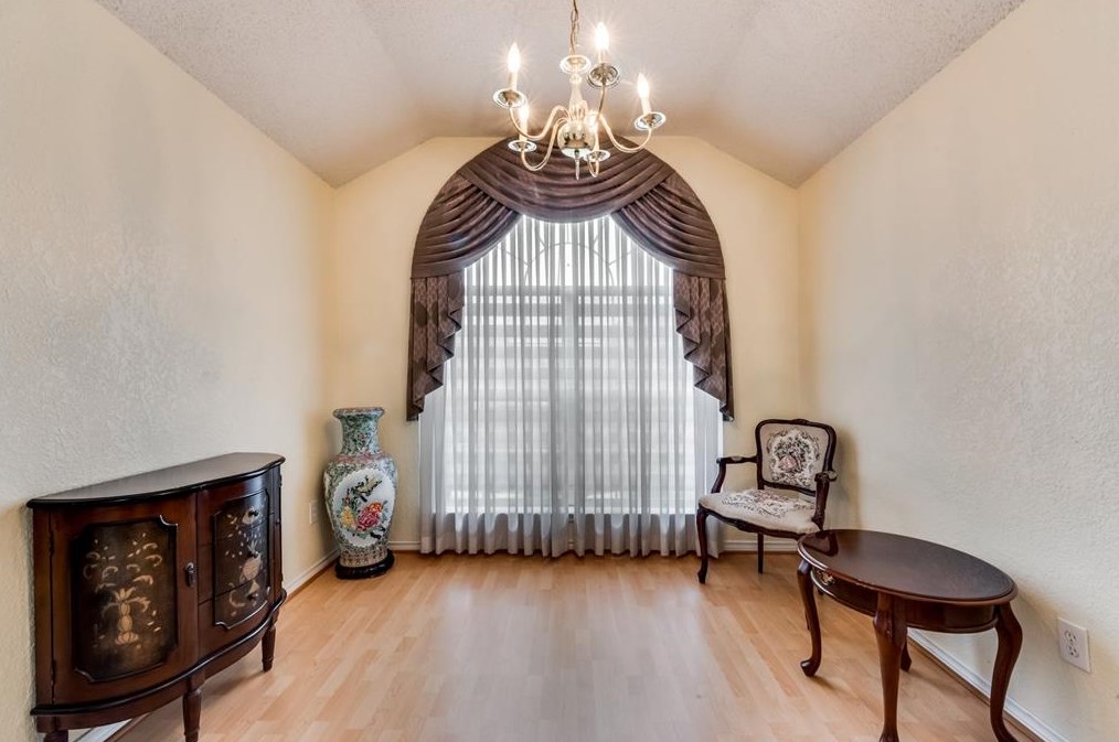 2529 Buck Dr, Mesquite TX 75181-1684 exterior