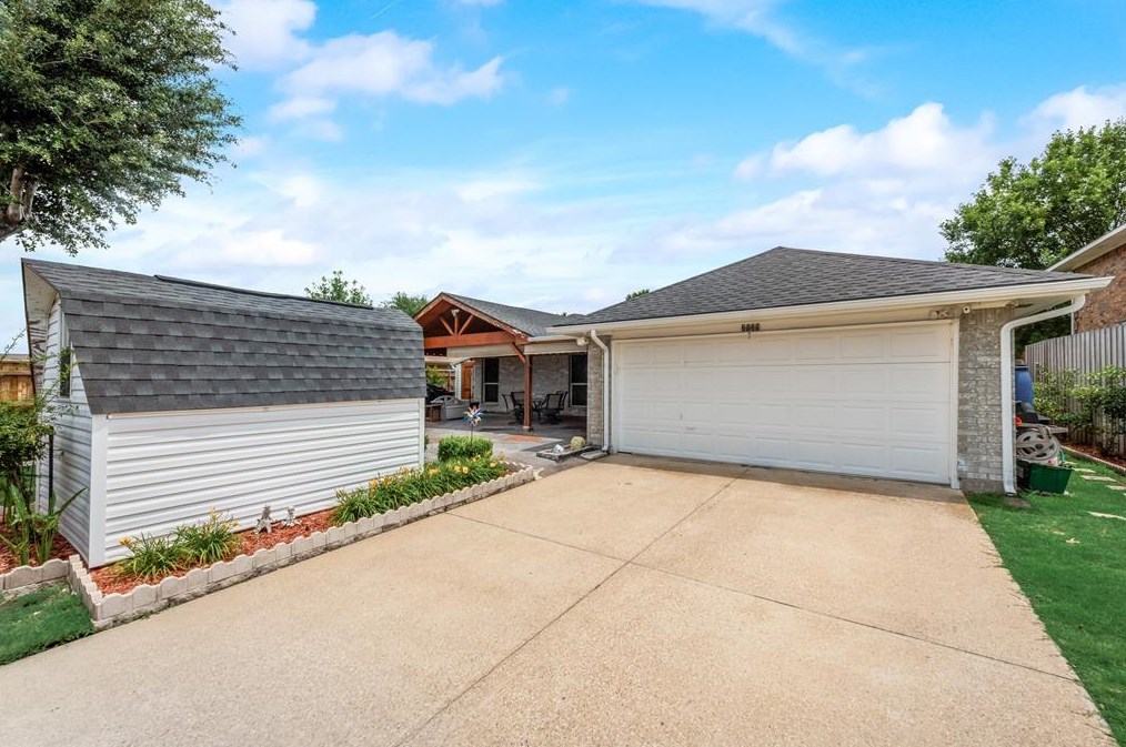 2529 Buck Dr, Mesquite TX 75181-1684 exterior