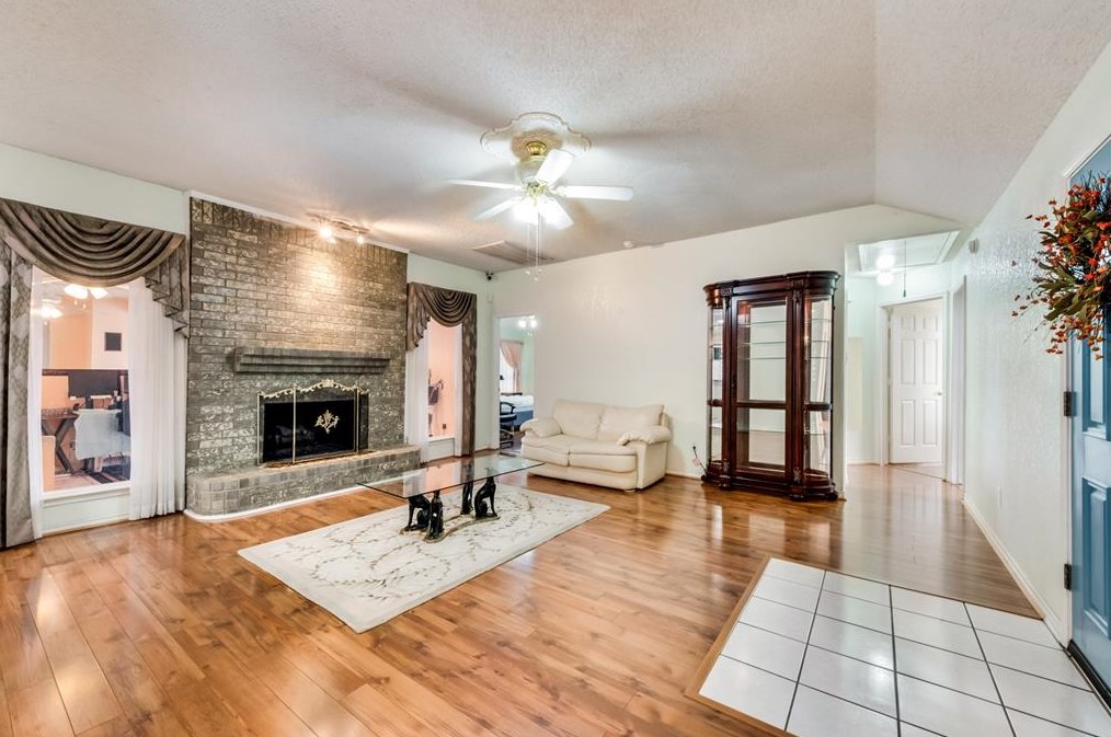 2529 Buck Dr, Mesquite TX 75181-1684 exterior