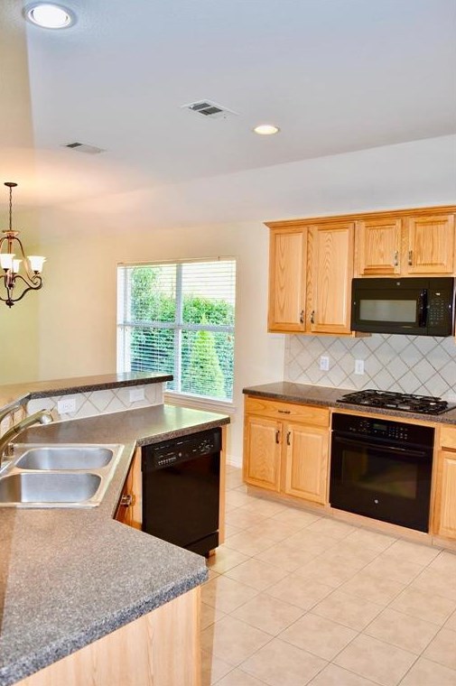 8000 Shasta Dr, Mckinney TX  75071-7533 exterior