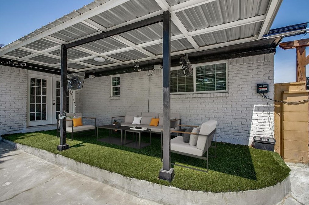 1315 Stevens Rdg Dr, Dallas TX 75211-1739 exterior