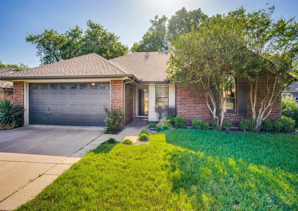 305 Boardwalk St, Midlothian, TX 76065
