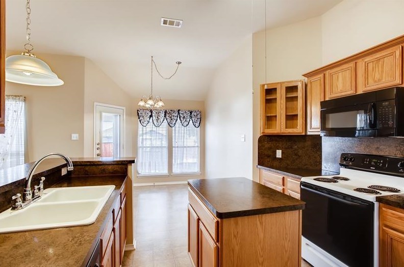514 Hampton Ct, Seagoville, TX 75159