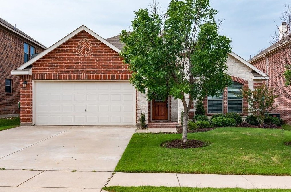 3968 Hollow Lake Rd, Roanoke, TX 76262