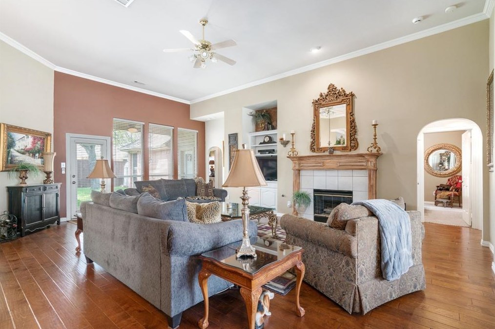 3702 White River Dr, Dallas, TX 75287-4814