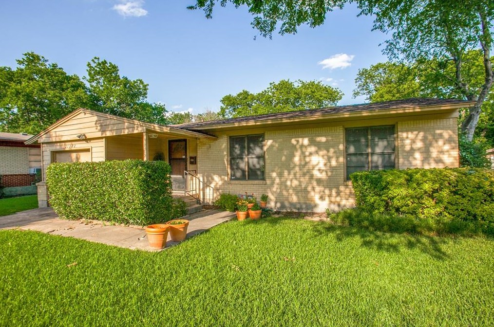 11222 Myrtice Dr, Dallas, TX 75228-2246