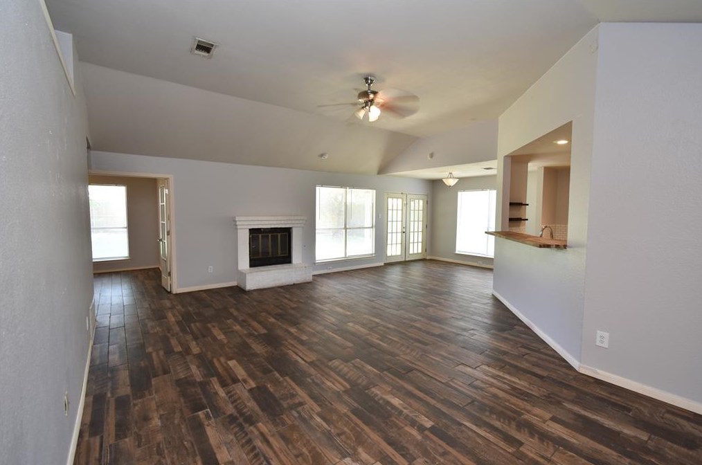 4953 Briar Oaks Ln, Grand Prairie, TX 75052-4416