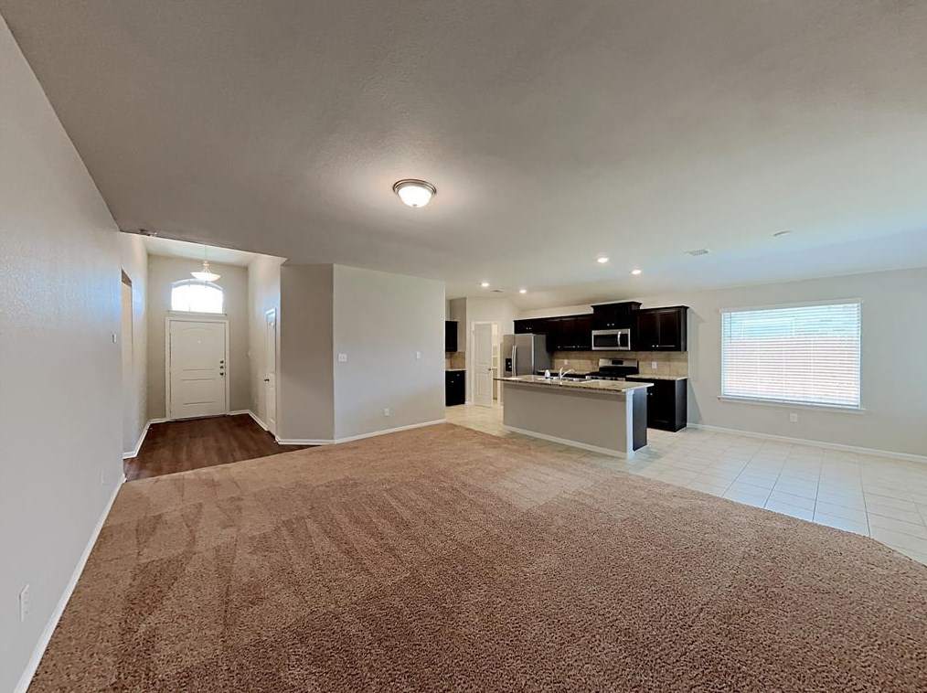 805 Hutchins Dr, Crowley, TX 76036
